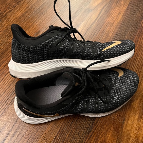 Women’s Nike Sneakers - Picture 2 of 4